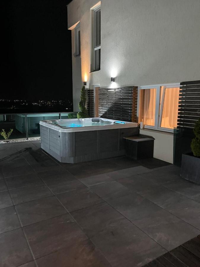 Apartamento Gavas Jacuzzi & Panoramic View Cluj-Napoca Exterior foto